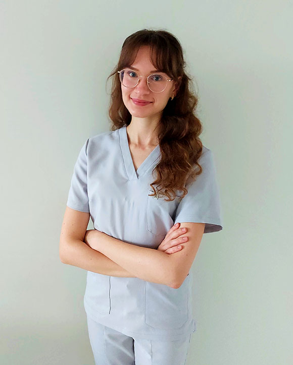 doctor oltalmologist kamile in a profile picture
